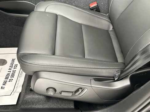 New 2026 Volvo XC40 B4 Plus w/ Climate Package FWD image 20