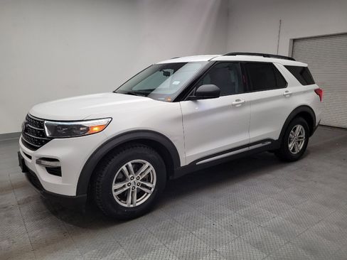 Used 2020 Ford Explorer XLT w/ Equipment Group 202A RWD image 2