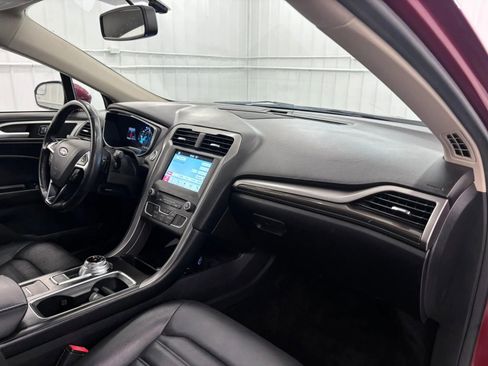 Used 2017 Ford Fusion SE w/ Fusion SE Technology Package FWD image 33