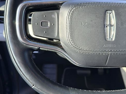 Used 2024 Lincoln Nautilus Reserve image 17