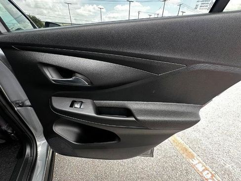 Used 2025 Buick Envista Preferred w/ Convenience I Package FWD image 24