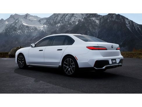 New 2026 BMW 740i image 2