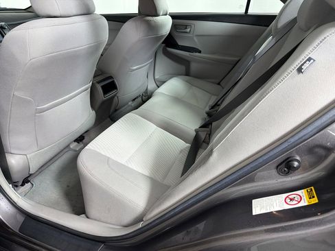 Used 2017 Toyota Camry LE image 20