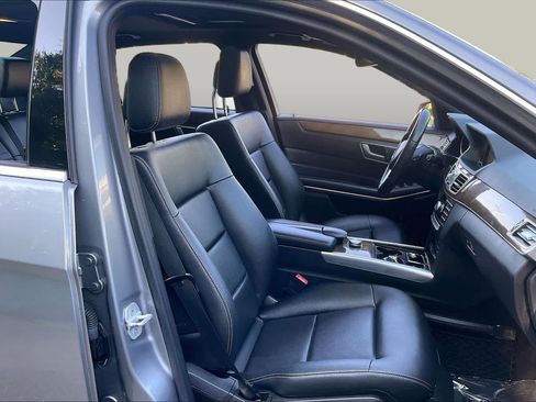 Used 2014 Mercedes-Benz E 350 4MATIC Sedan image 8