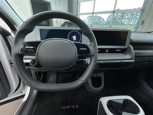 Used 2024 Hyundai Ioniq 5 SEL AWD/4WD image 13