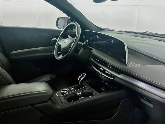 Used 2024 Cadillac XT4 Premium Luxury AWD/4WD image 8