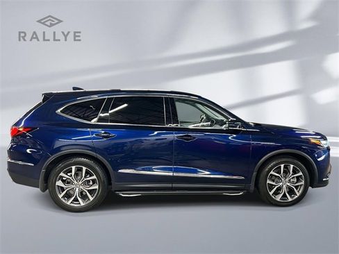 Used 2023 Acura MDX SH-AWD w/ Technology Package image 3
