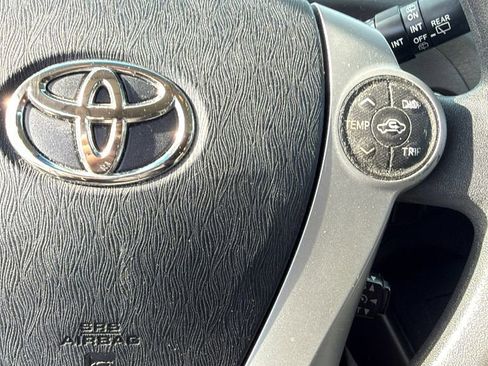 Used 2012 Toyota Prius Three image 8