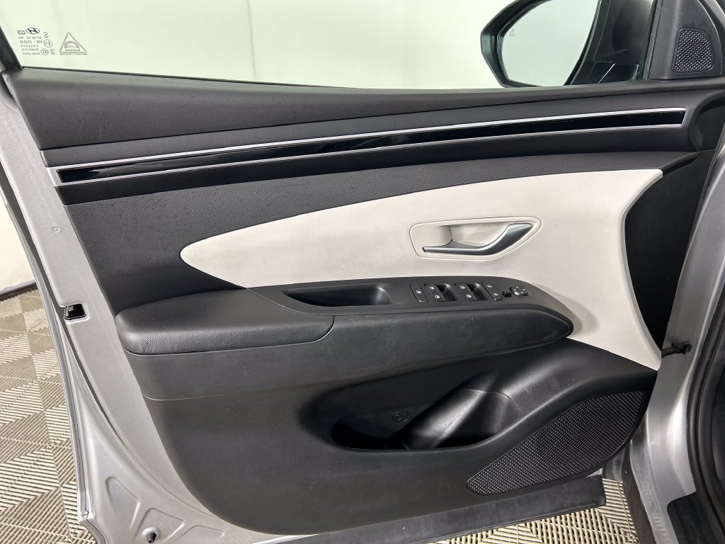 Used 2023 Hyundai Tucson SEL FWD image 11