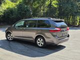 Used 2015 Toyota Sienna LE image 4