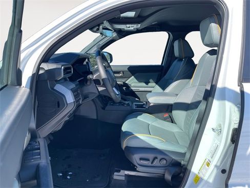 Used 2024 Toyota Tacoma Trailhunter image 9