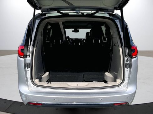 Certified 2022 Chrysler Pacifica Limited image 27