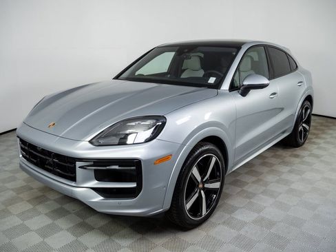 New 2026 Porsche Cayenne Base image 1