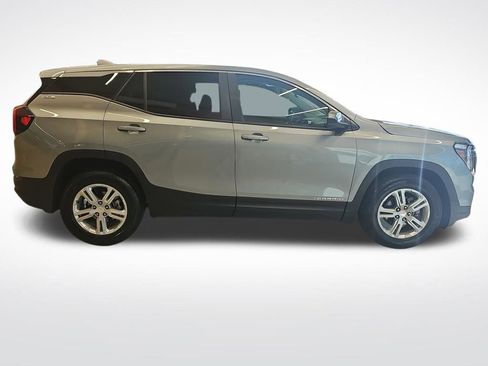 Used 2024 GMC Terrain SLE image 6