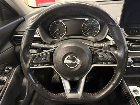 Used 2023 Nissan Altima 2.5 SR w/ SR Premium Package image 39