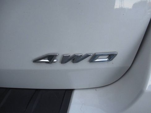 Used 2022 Ford Explorer XLT image 11