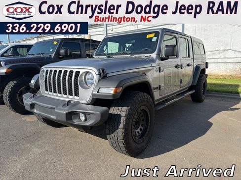 Used 2021 Jeep Gladiator Sport w/ Trailer Tow Package AWD/4WD image 1