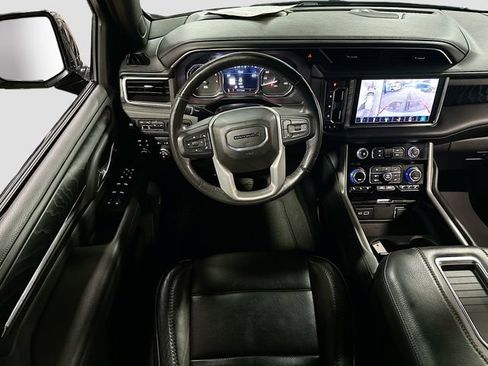 Used 2021 GMC Yukon Denali w/ Denali Premium Package image 25
