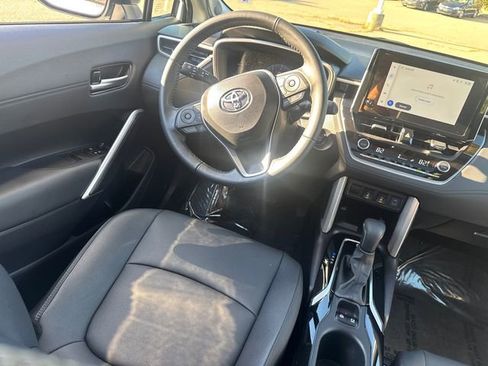 Certified 2025 Toyota Corolla Cross XLE image 25