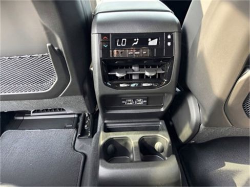 New 2025 Jeep Grand Cherokee L Laredo image 24