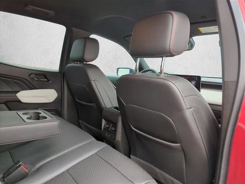 Used 2024 GMC Canyon AT4X w/ AT4X AEV Edition image 21