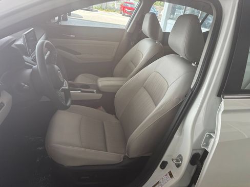 Used 2025 Nissan Altima 2.5 SV FWD image 37
