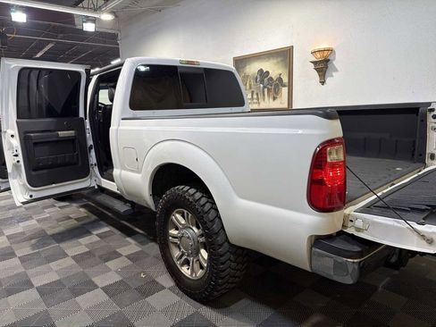 Used 2014 Ford F250 Lariat w/ Lariat Interior Package image 13