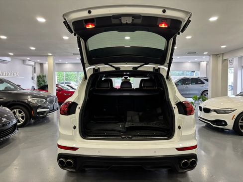 Used 2017 Porsche Cayenne S w/ Premium Package AWD/4WD image 46