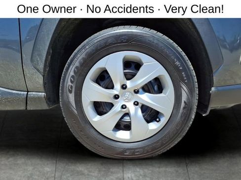 Used 2023 Toyota RAV4 LE AWD/4WD image 9