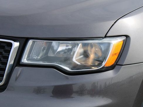 Used 2017 Jeep Grand Cherokee Laredo w/ Quick Order Package 23E image 9