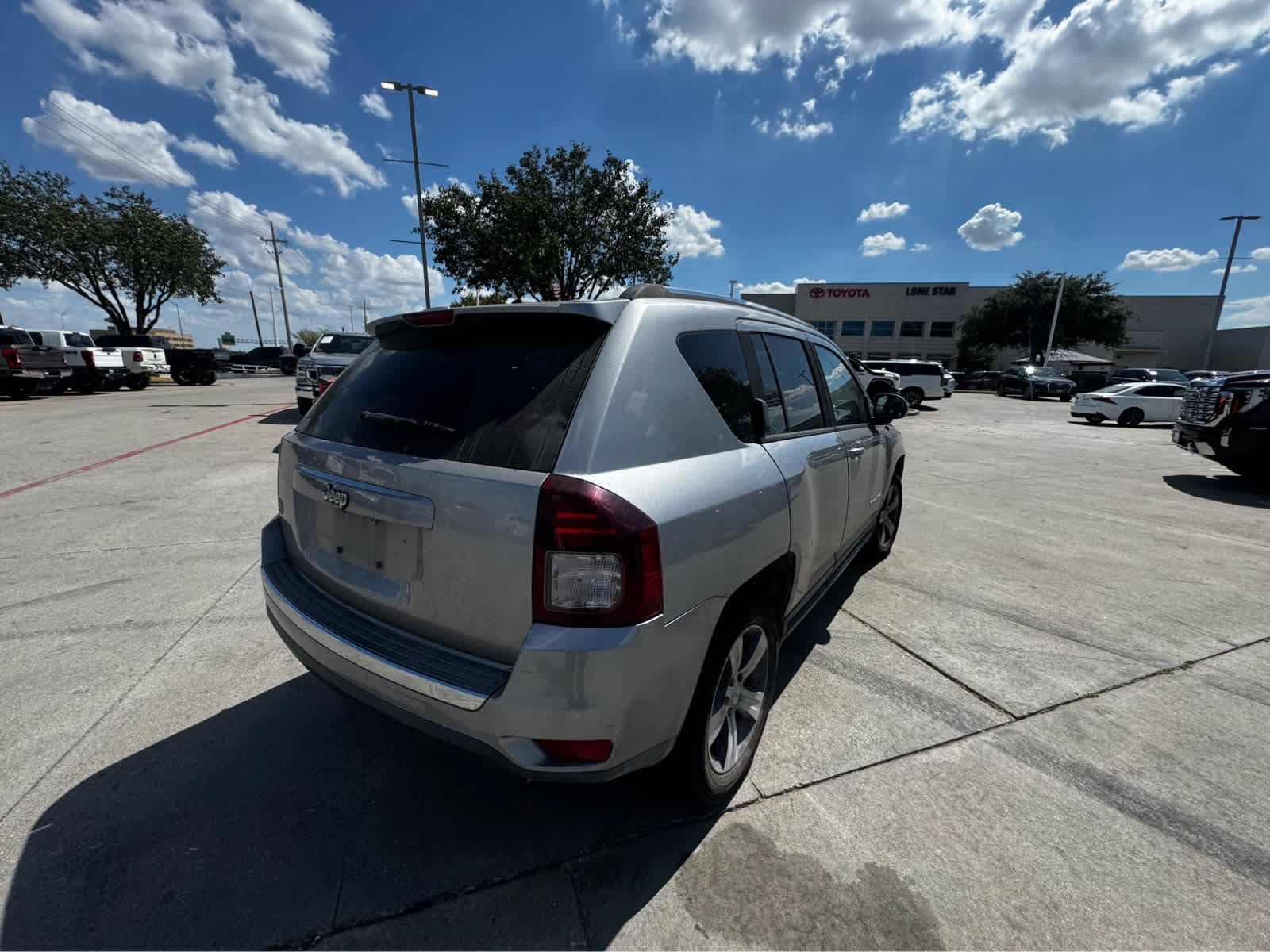 Used 2016 Jeep Compass High Altitude FWD image 15