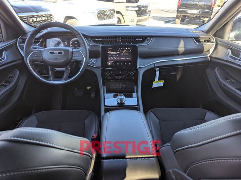 New 2025 Jeep Grand Cherokee 4WD image 24