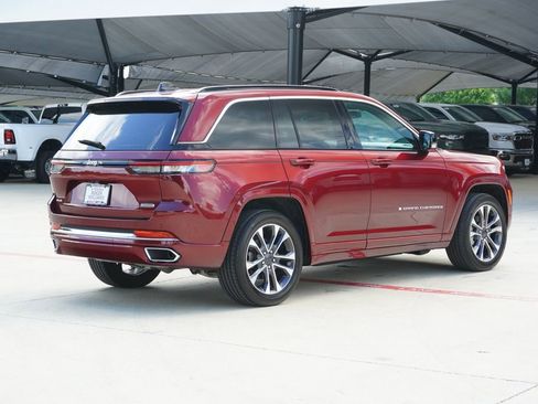 Used 2024 Jeep Grand Cherokee Overland AWD/4WD image 5