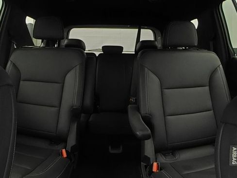 Used 2025 Chevrolet Traverse LT AWD/4WD image 10