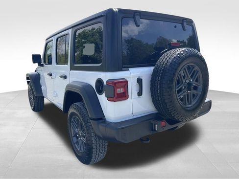 Used 2025 Jeep Wrangler Unlimited Sport AWD/4WD image 15