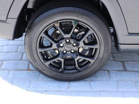 Used 2023 Jeep Compass Latitude w/ Sun and Sound Group AWD/4WD image 46