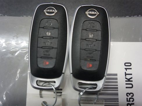 Used 2023 Nissan Pathfinder Platinum image 22