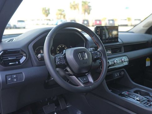 New 2025 Honda Pilot TrailSport image 2