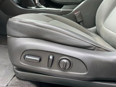 Used 2022 Buick Encore GX Select FWD image 11