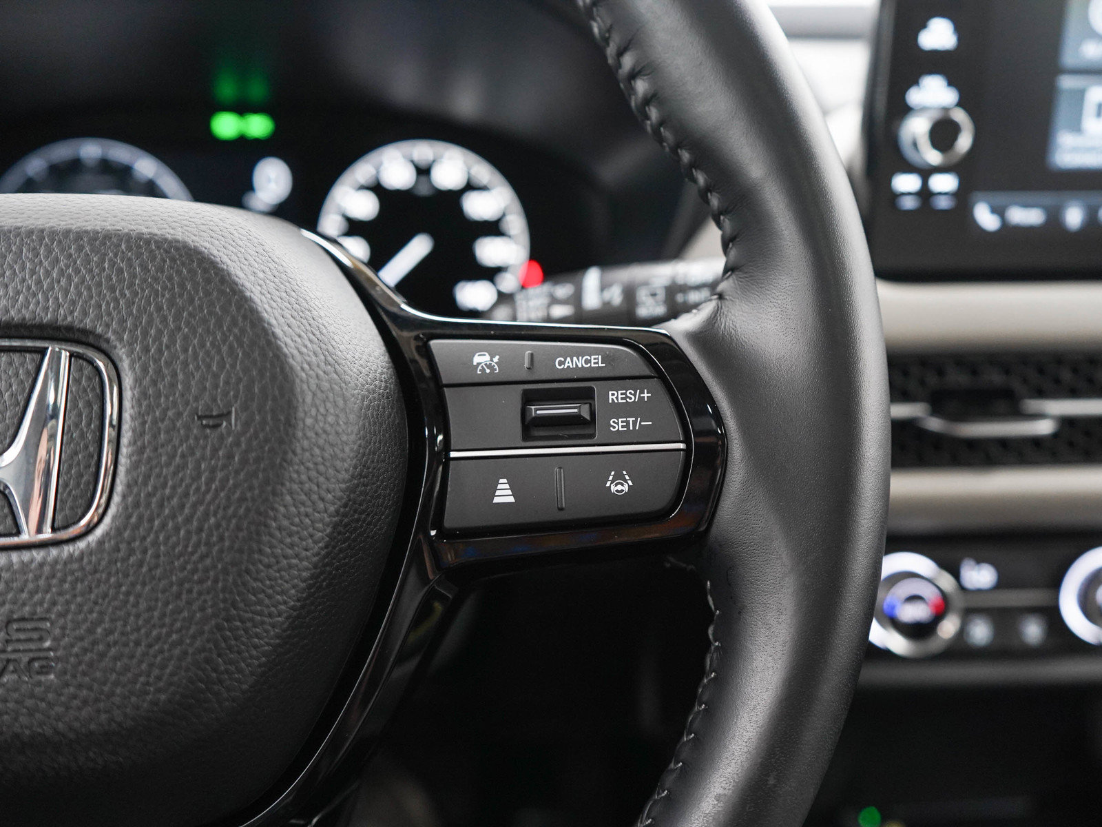 Used 2025 Honda HR-V EX-L image 27