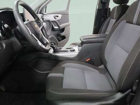 Used 2025 Chevrolet Blazer LT image 21