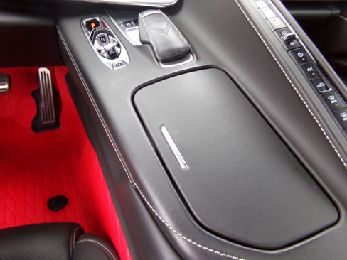 Used 2021 Chevrolet Corvette Stingray Premium Conv w/ Z51 Performance Package RWD image 19