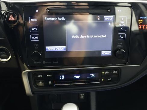 Used 2018 Toyota Corolla SE w/ SE Premium Package FWD image 14