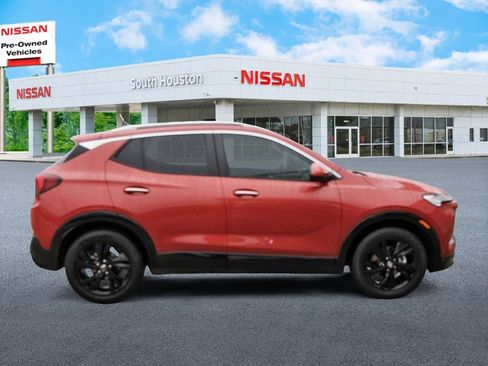 Used 2024 Buick Encore GX Sport Touring FWD image 5