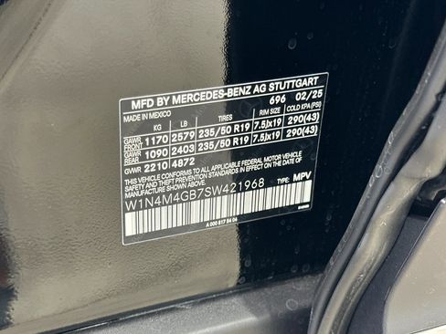 New 2025 Mercedes-Benz GLB 250 image 28