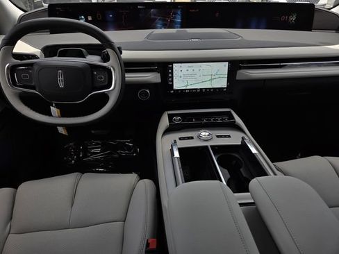 New 2026 Lincoln Navigator Premiere AWD/4WD image 5