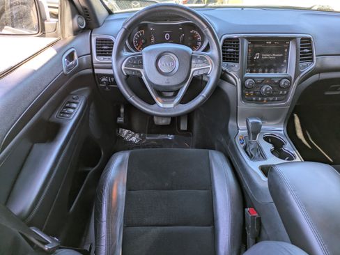 Used 2018 Jeep Grand Cherokee Altitude image 18