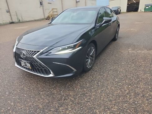 Used 2024 Lexus ES 300h Ultra Luxury w/ Accessory Package (Z1) FWD image 3
