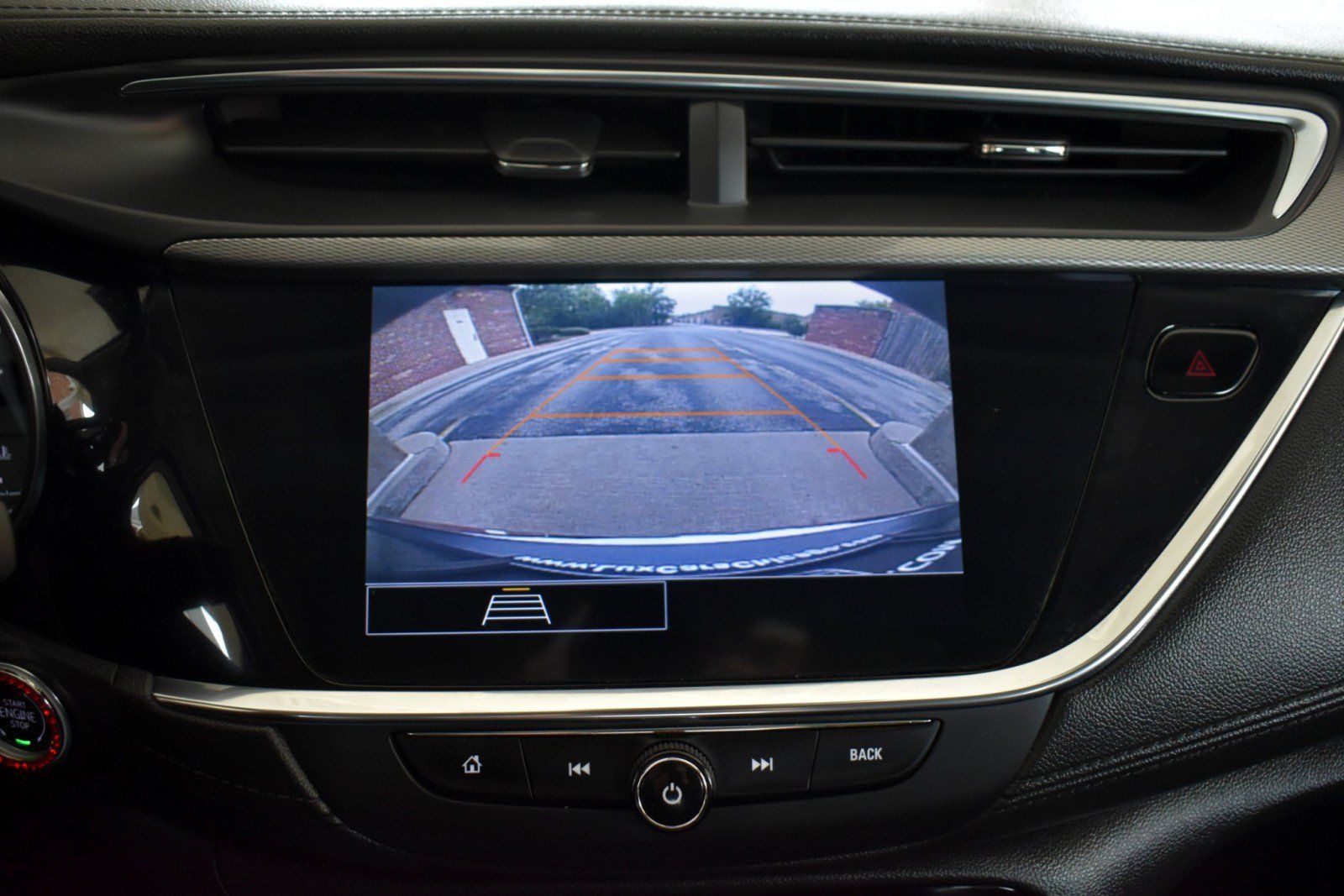 Used 2021 Buick Encore GX Essence w/ Experience Buick Package FWD image 17