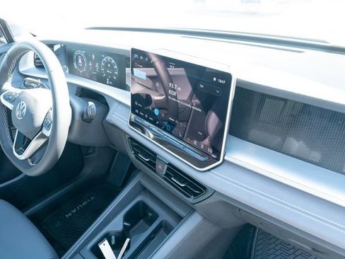 New 2026 Volkswagen Tiguan SE FWD image 44